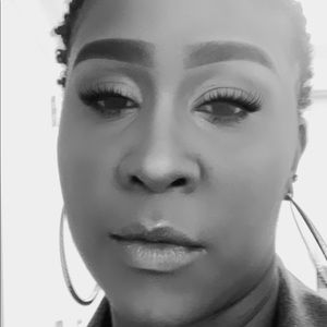 Meet your Posher, Lezette